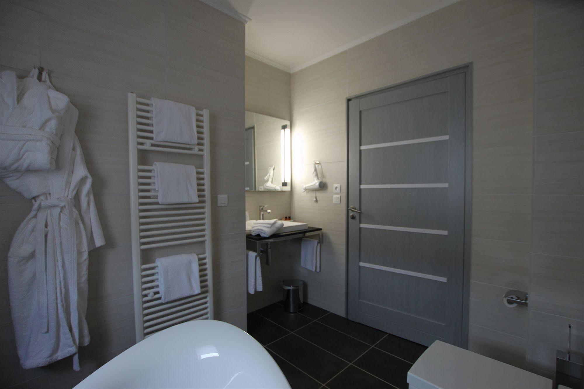 קן-פלאז' Hotel Le Cheval Blanc מראה חיצוני תמונה